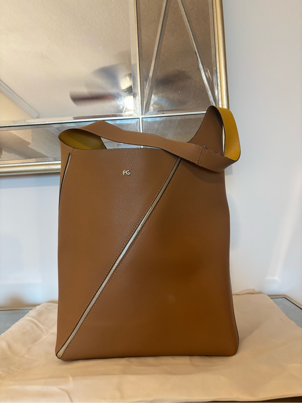 Purificación Garcia Brown Leather Tote Bag with Yellow Lining
